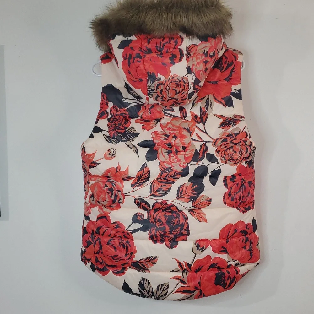 Offline By Aerie Floral Puffer Vest Size Med Faux Fur Trim Hood - Picture 8 of 12